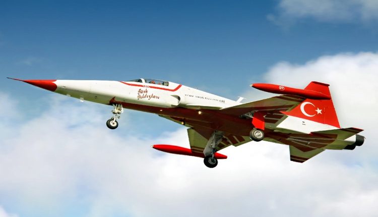 طائرة عسكرية تركية