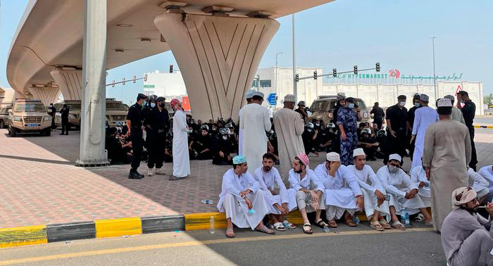 أحتجاجات نادرة في سلطنة عمان على البطالة والتراجع الاقتصادي