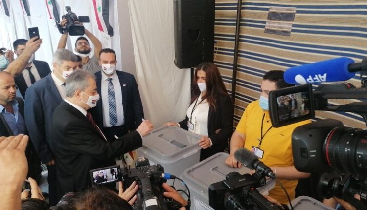 السفير السوري في لبنان علي عبدالكريم علي