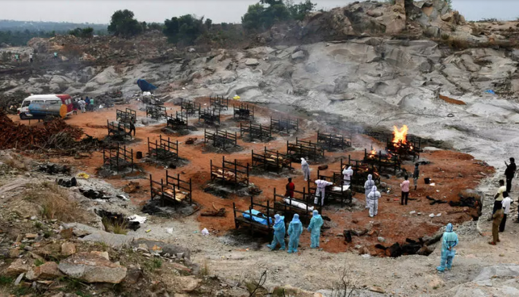 حرق جثث مرضى بكوفيد-19 في بنغالور