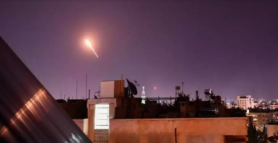 الدفاع الجوي السوري يتصدى لقصف إسرائيلي. أرشيف