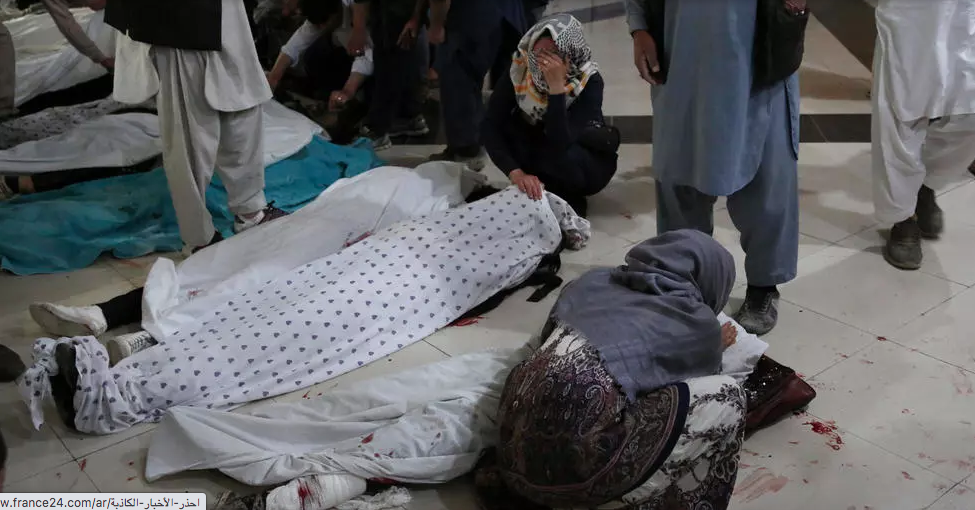 جثث لضحايا انفجار وقع قرب مدرسة في غرب كابول في مستشفى في 8 أيار/مايو 2021 زكريا هاشمي