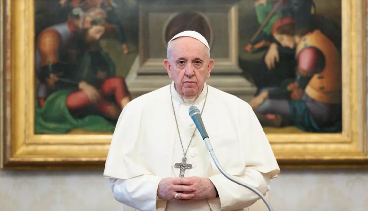 البابا فرنسيس في الفاتيكان