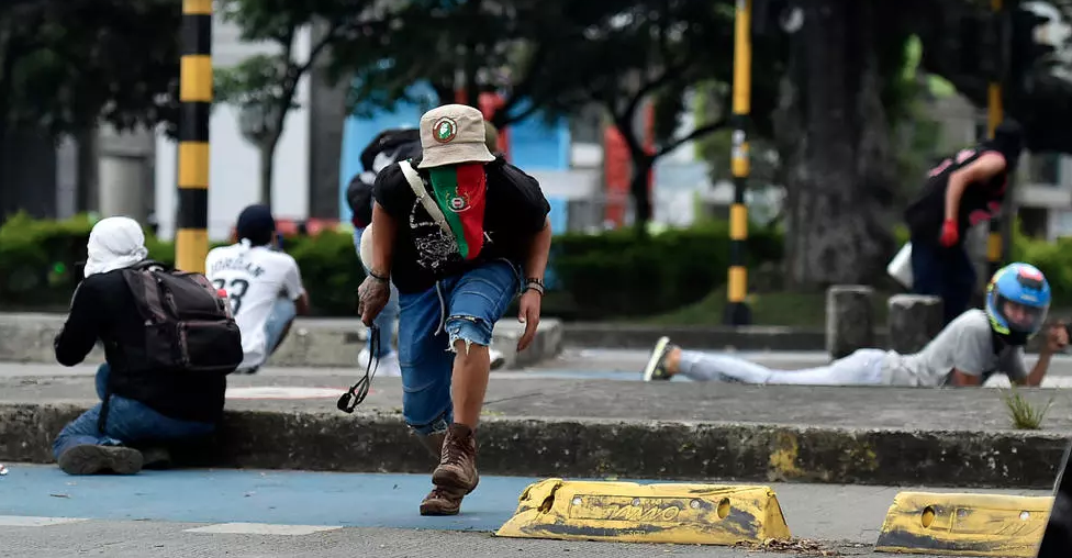 مواجهات بين متظاهرين والشرطة في كالي في كولومبيا