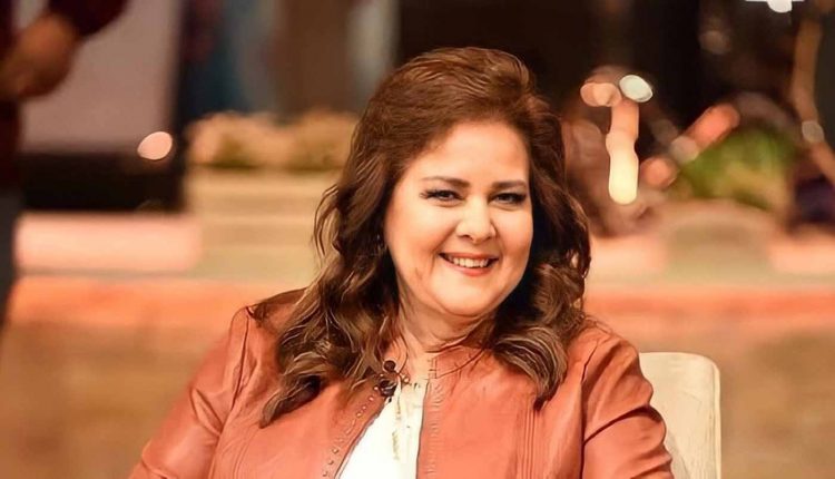 الفنانة دلال عبدالعزيز