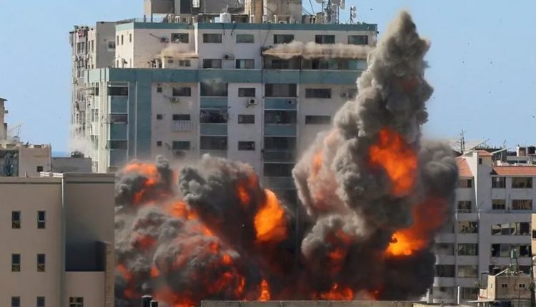 انفجار مبنى يضم وكالة أسوشيتد برس