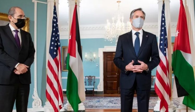 بلينكن يستقبل نظيره الأردني