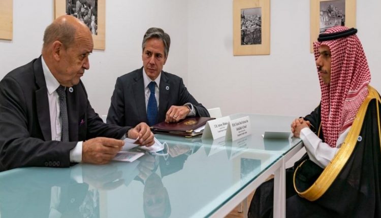 اجتماع سعودي فرنسي أمريكي