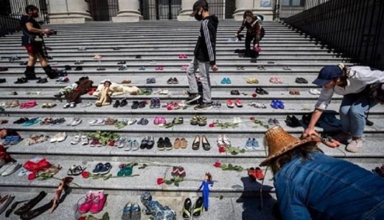 كندا - 750 قبرًا جديدًا