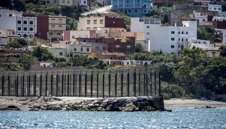 حدود المغرب مع سبتة ومليلية