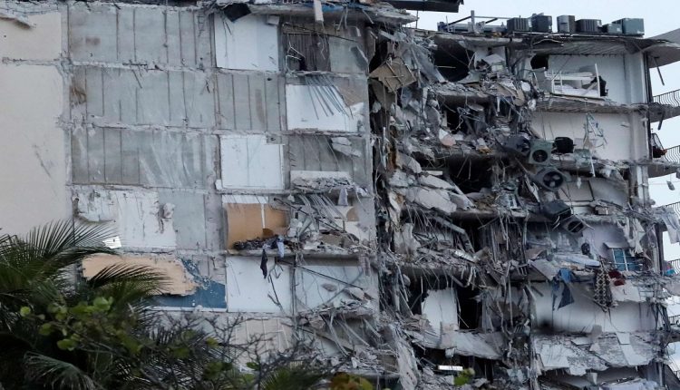 انهيار مبنى - فلوريدا