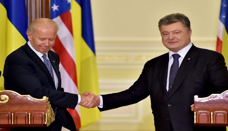 بايدن والرئيس الأوكراني