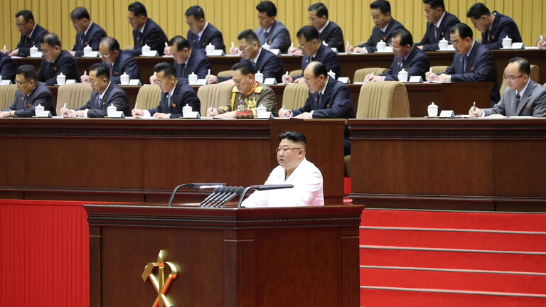 الزعيم الكوري الشمالي كيم جونغ أون في المؤتمر العام للحزب