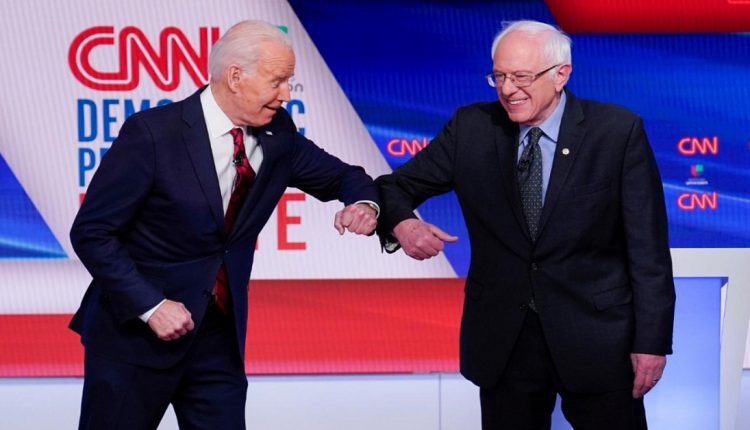سيناتور بيرني ساندرز وبايدن