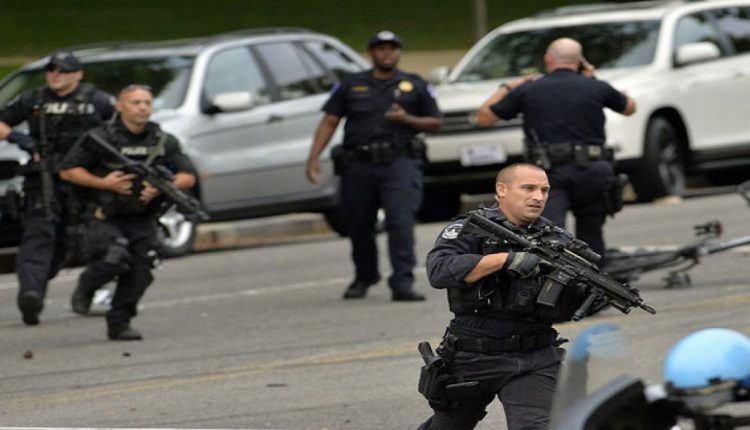 العنف المسلح - كاليفورنيا