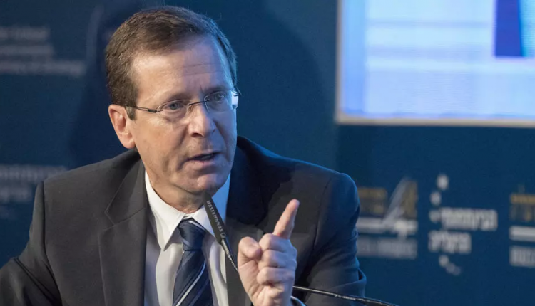 زعيم حزب العمل الأسبق اسحق هرتزوغ