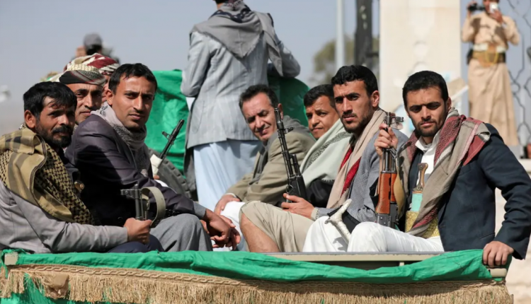 عناصر من ميليشيا الحوثي