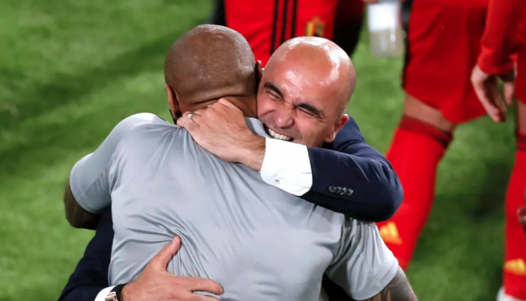 روبرتو محتفلاً بعد تأهل فريقه إلى ربع النهائي