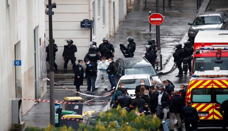 حادث طعن بباريس