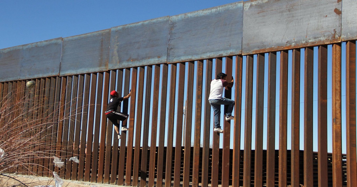 المكسيك وأمريكا الجدار الحدودي