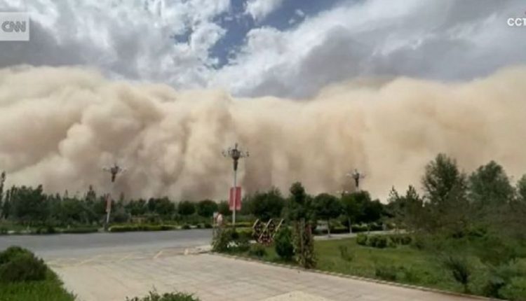 عاصفة رملية