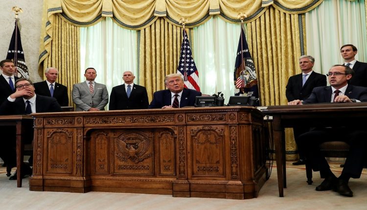 ترامب ورئيس صربيا