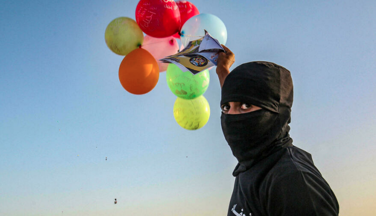 إطلاق البالونات الحارقة على إسرائيل من غزة