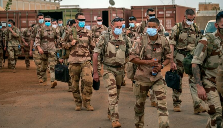 جنود فرنسيون من قوة برخان في قاعدة غاو في مالي
