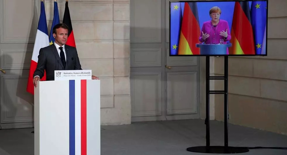 لقاء الرئيس الفرنسي ماكرون والعاهلة الألمانية ميركل عبر الفيديو، قصر الإليزيه، فرنسا