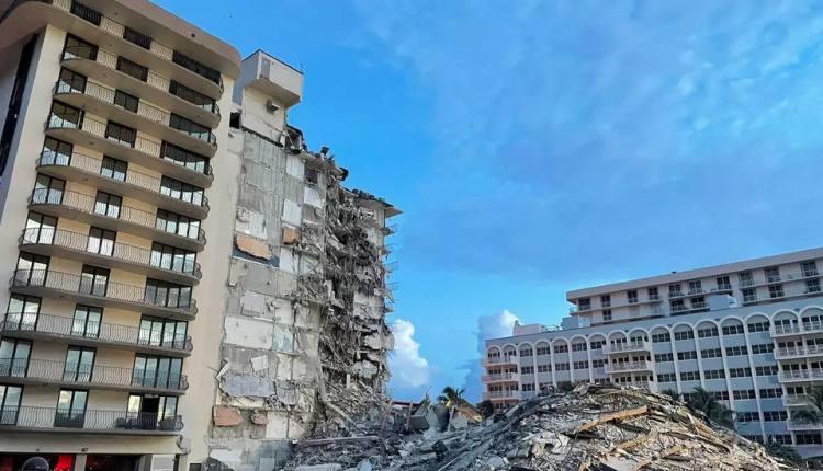 مبنى فلوريدا المنهار