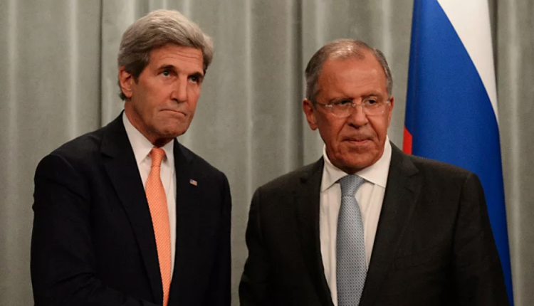 وزير الخارجية الروسي سيرغي لافروف، اليوم الثلاثاء، مع المبعوث الأمريكي الخاص لشؤون المناخ جون كيري