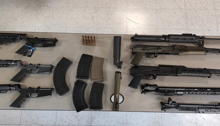 أسلحة عسكرية أمريكية وكولومبية