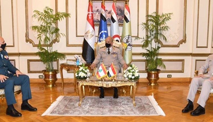 وزير الدفاع ورئيس الأركان و قائد الجيش اللبناني