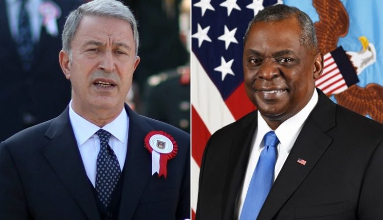 وزيرا الدفاع الأميركي ونظيره التركي